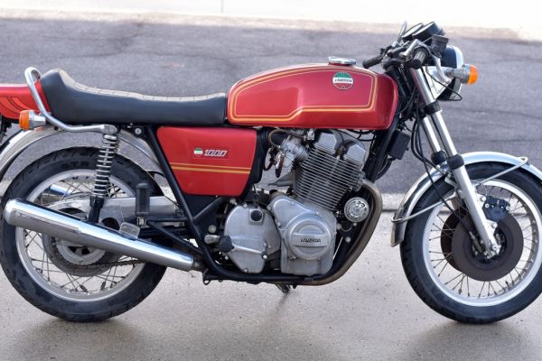 laverda1000-1976-zanardo-01B3131B58-BEEA-289A-A7FF-4A34E43628FF.jpg