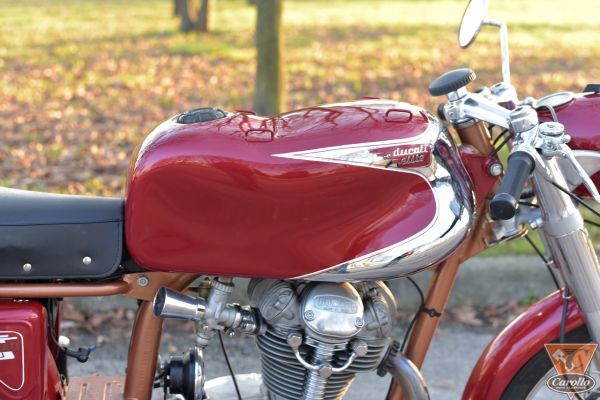 ducati-elite-200-5E69A5B91-1F9C-10FC-3DCF-3FD2CD421F22.jpg