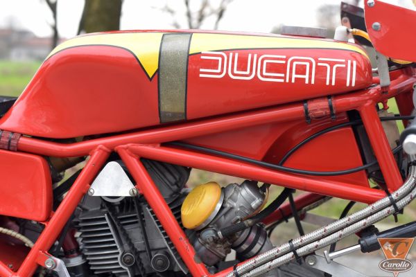 ducati-tt2-14FD245B47-C949-3774-BE49-87EE500F0E64.jpg