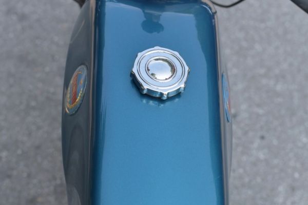 benelli-250-sport-special-14643E7104-6D22-AA3C-82ED-131B08A446FC.jpg