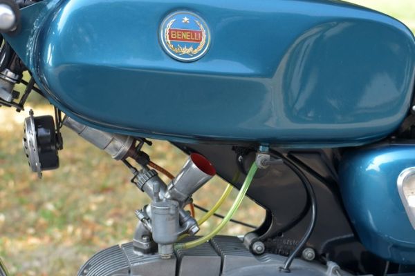 benelli-250-sport-special-168916AD4B-75EC-A21A-B80B-8983E4E823A0.jpg