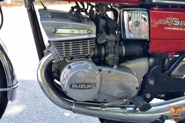 suzuki-gt380-san-dona-138541DCB0-D867-09A9-D22B-5AF3BF4CE350.jpg