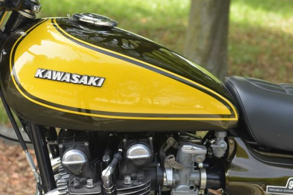 kawasaki-z1-1972-202998DC1E-B0B6-86FB-326C-5CF6559D2210.jpg