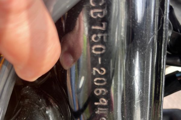 honda-cb-750-k2-suisio-24847396FE-1046-316F-23CF-01C66AC1B0E6.jpg