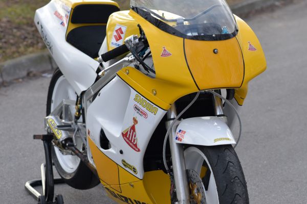 suzuki-rg500-racing-valerio-065A572ABE-F7B5-5011-A292-ACB4479EEF60.jpg
