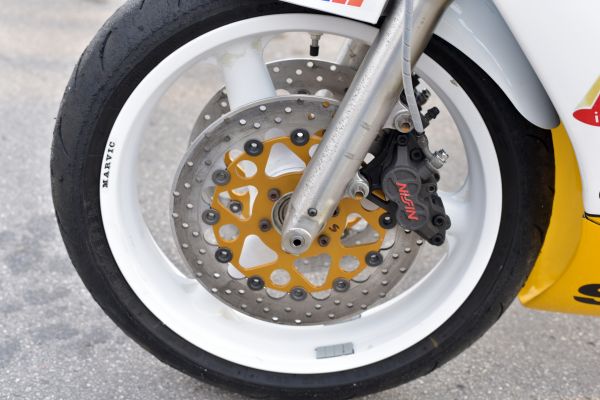 suzuki-rg500-racing-valerio-131E5AEA9E-C809-6EBE-449F-3A2C332A964D.jpg