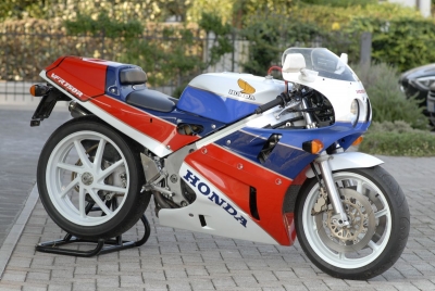 Honda RC30