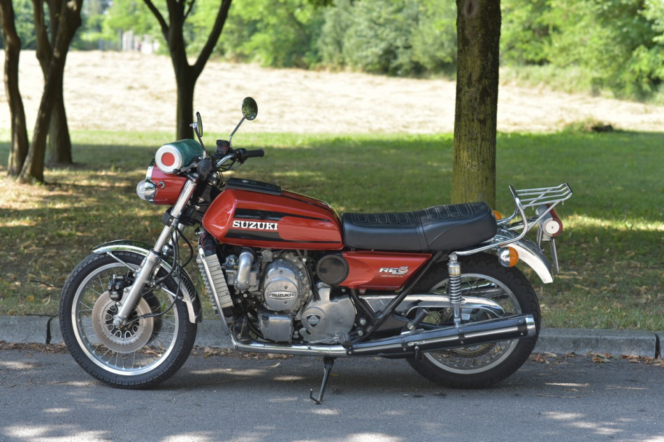 Suzuki RE5