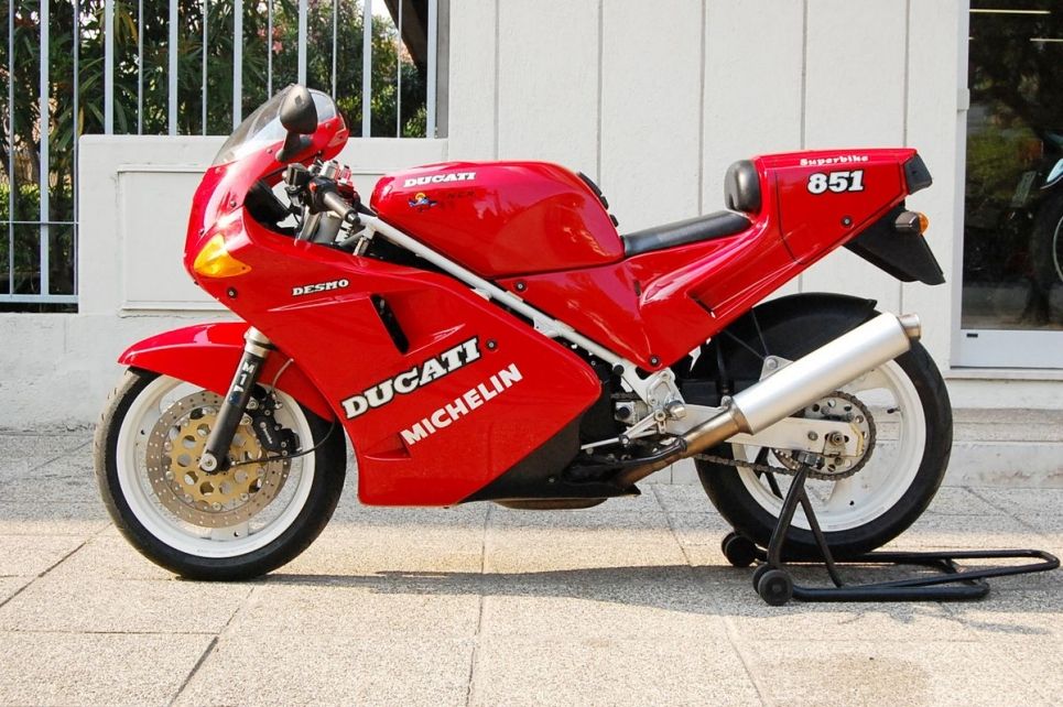 Ducati 851