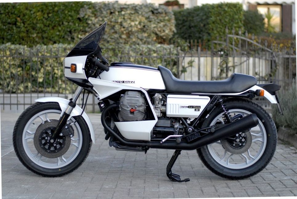 Moto Guzzi Le Mans 2